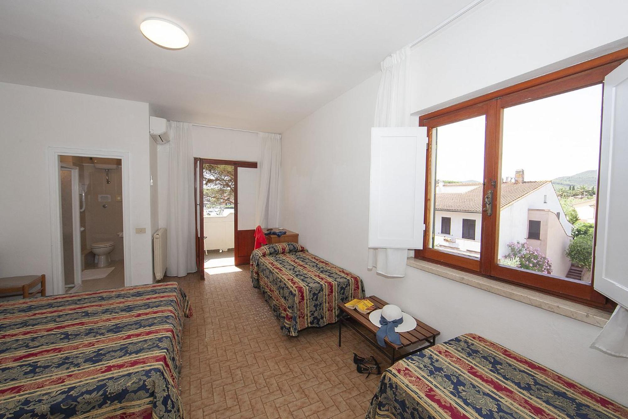 Hotel Santa Caterina مارينا دي كامبو المظهر الخارجي الصورة