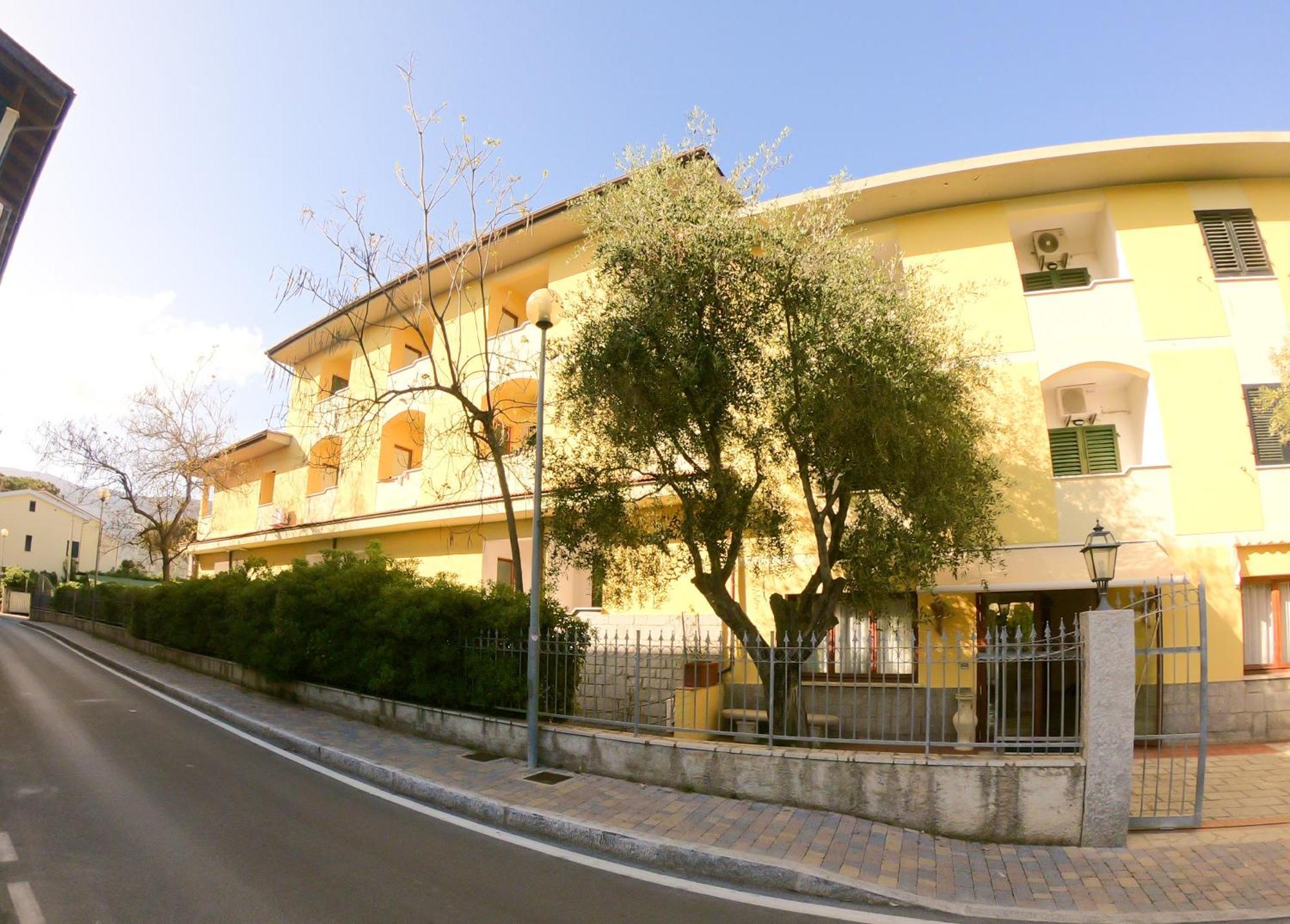 Hotel Santa Caterina مارينا دي كامبو المظهر الخارجي الصورة