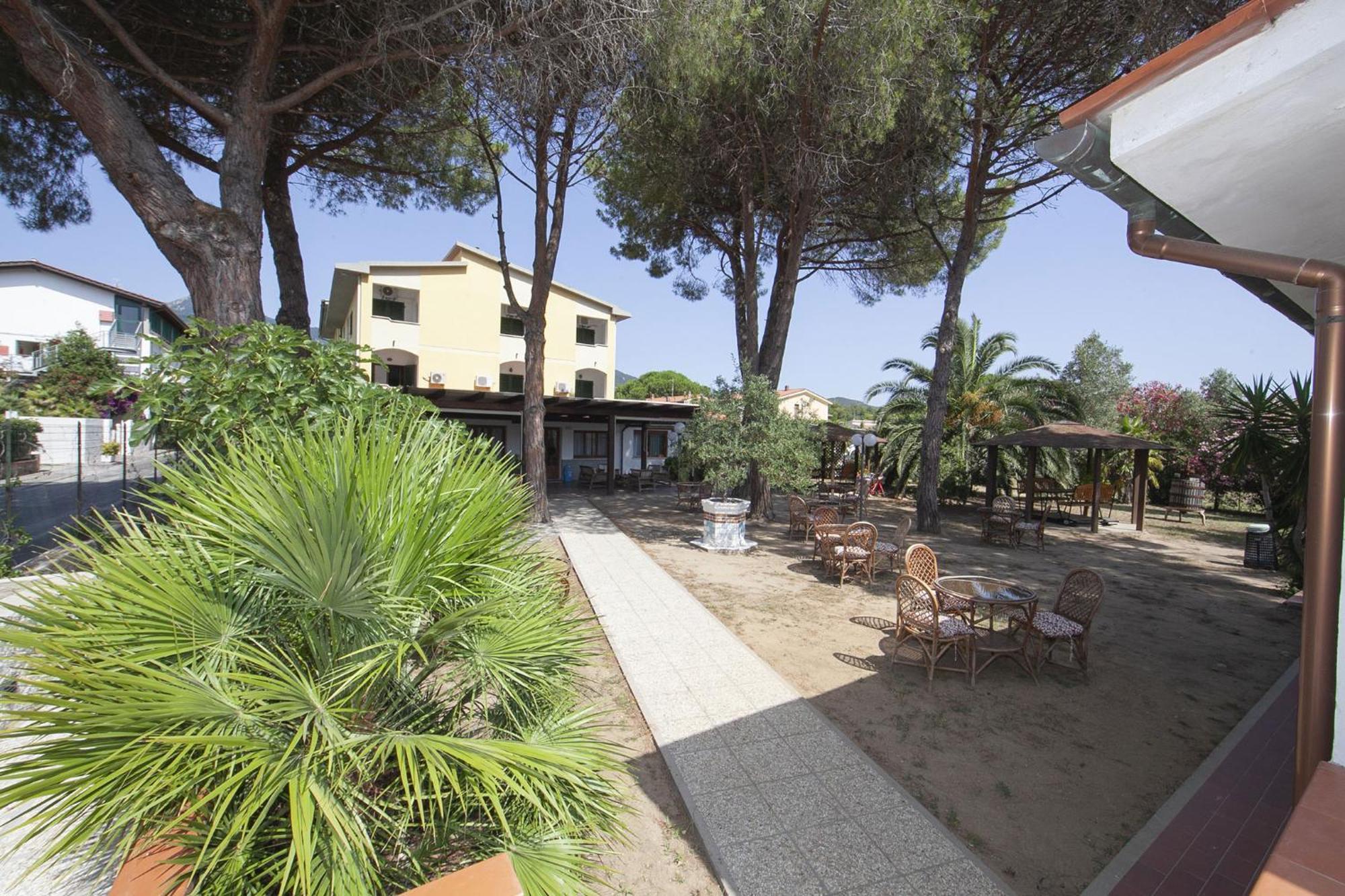 Hotel Santa Caterina مارينا دي كامبو المظهر الخارجي الصورة
